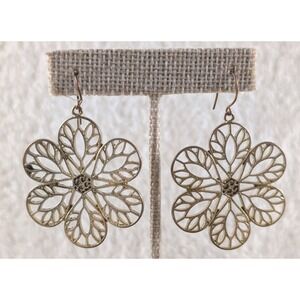 Gold Tone‎ Filigree Flower Earrings Large Cutout Floral Dangle Boho Lightweight